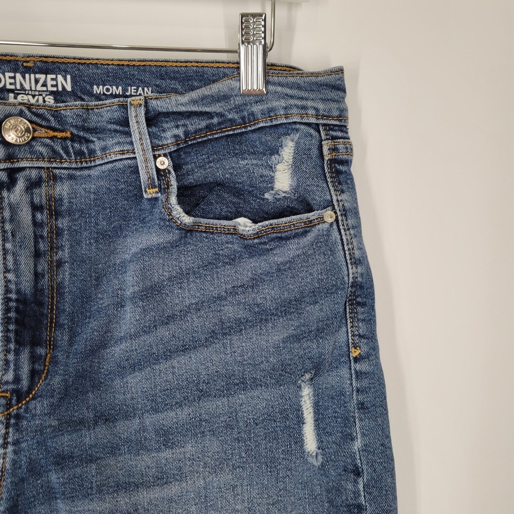 DENIZEN from Levi's Mom Jean Distressed Medium Wash Blue Denim Size 31 x 25 - Picture 2 of 11